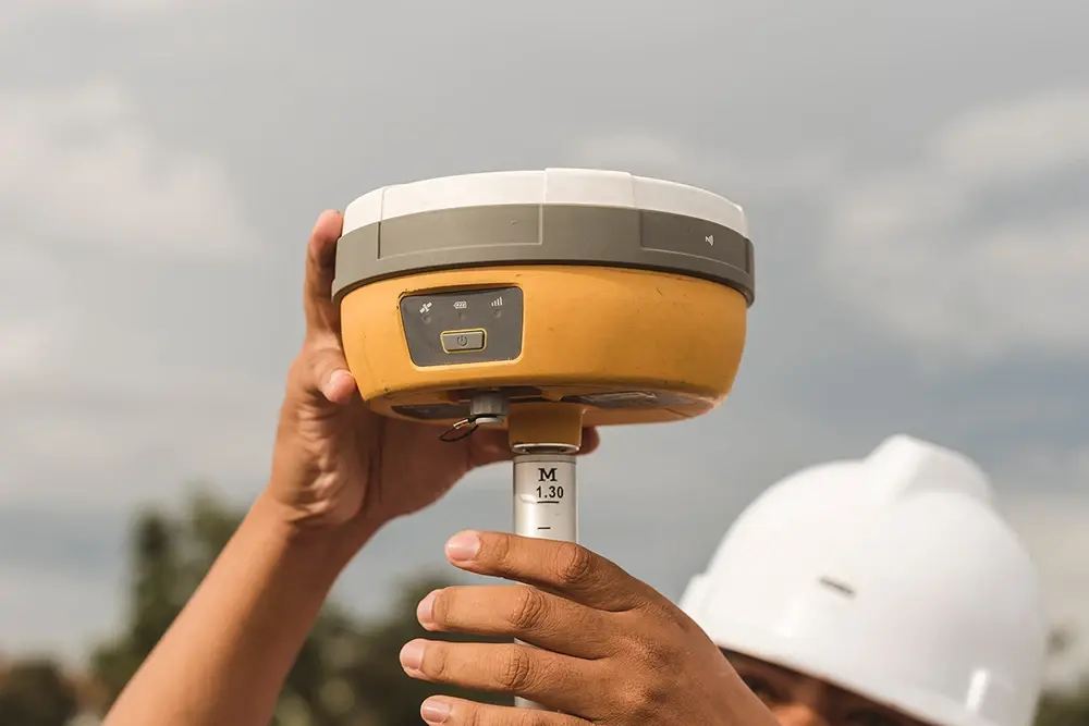AdobeStock_516394438__GNSS__Card